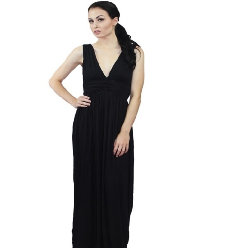 Long Maxi V-Dress: Black